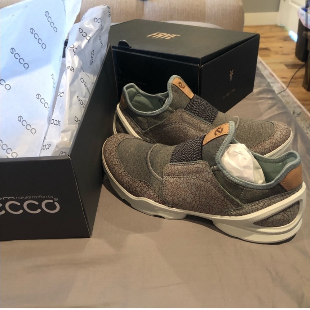 ecco biom slip on sneakers pinula